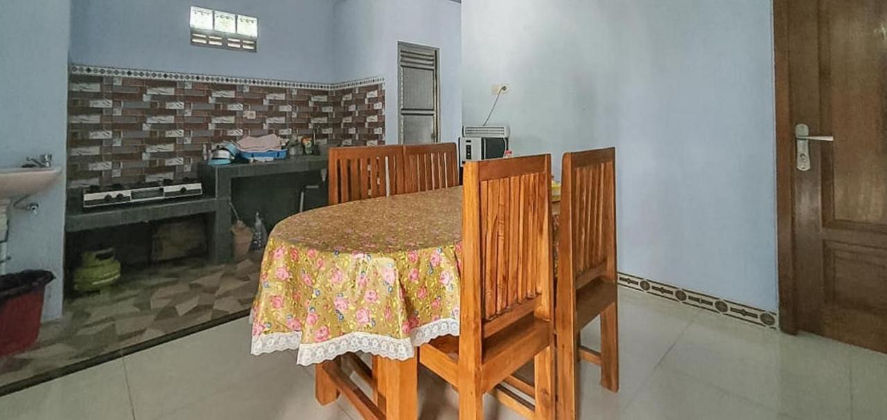 Griya Mbak Tafik Syariah Hotel Gendingan Ngoại thất bức ảnh